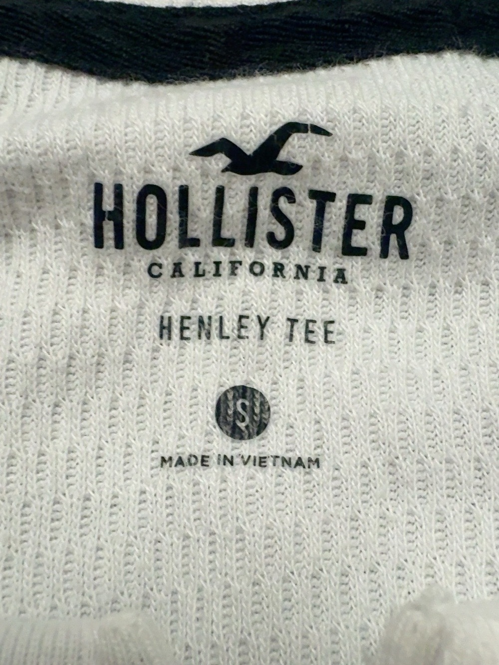 Hollister Mens Small White Long Sleeve Waffle Knit Tee Shirt Logo - Picture 3 of 3